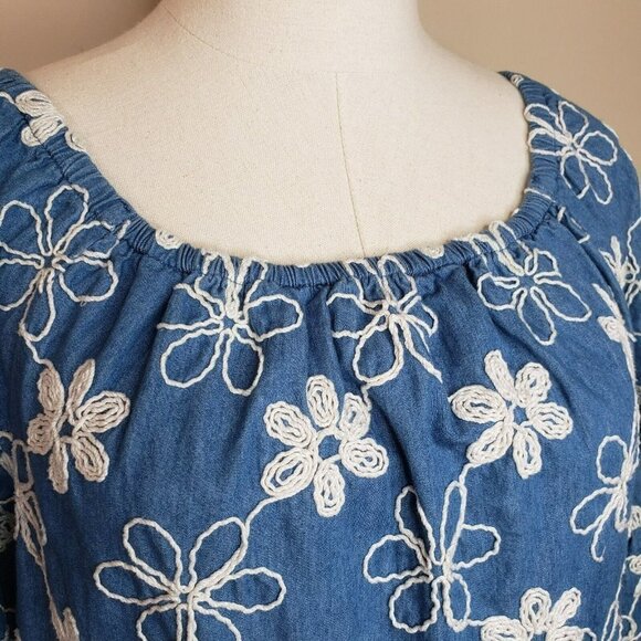 Womens Chambray Dress Daisies Mini Shift Floral Embroidered Peasant Pockets M - Picture 3 of 9